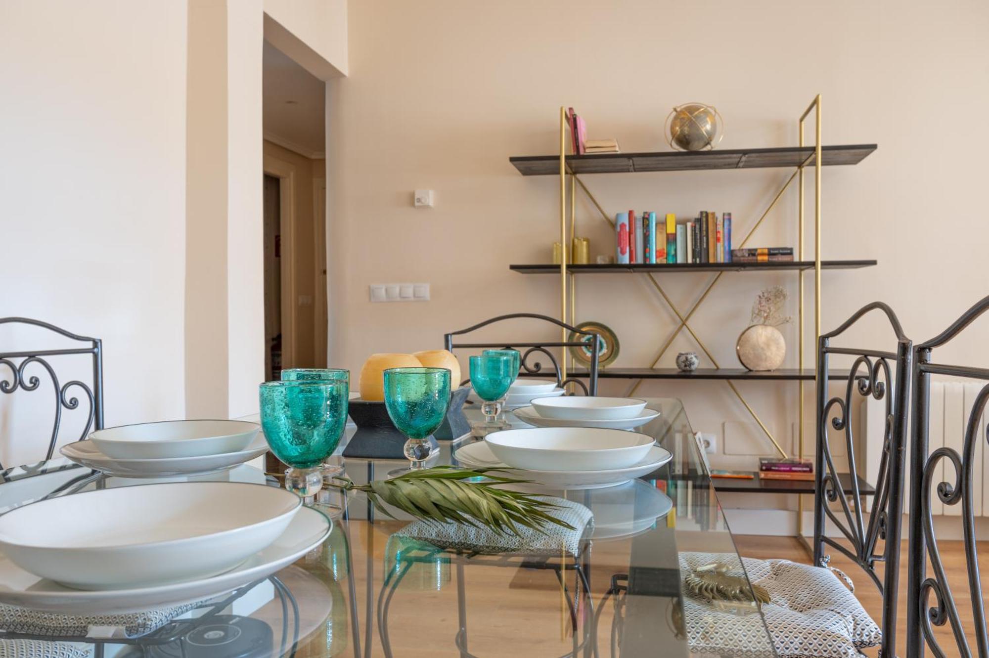 Clasico Y Espacioso Apartamento En Pleno Centro De Santander Apartment *