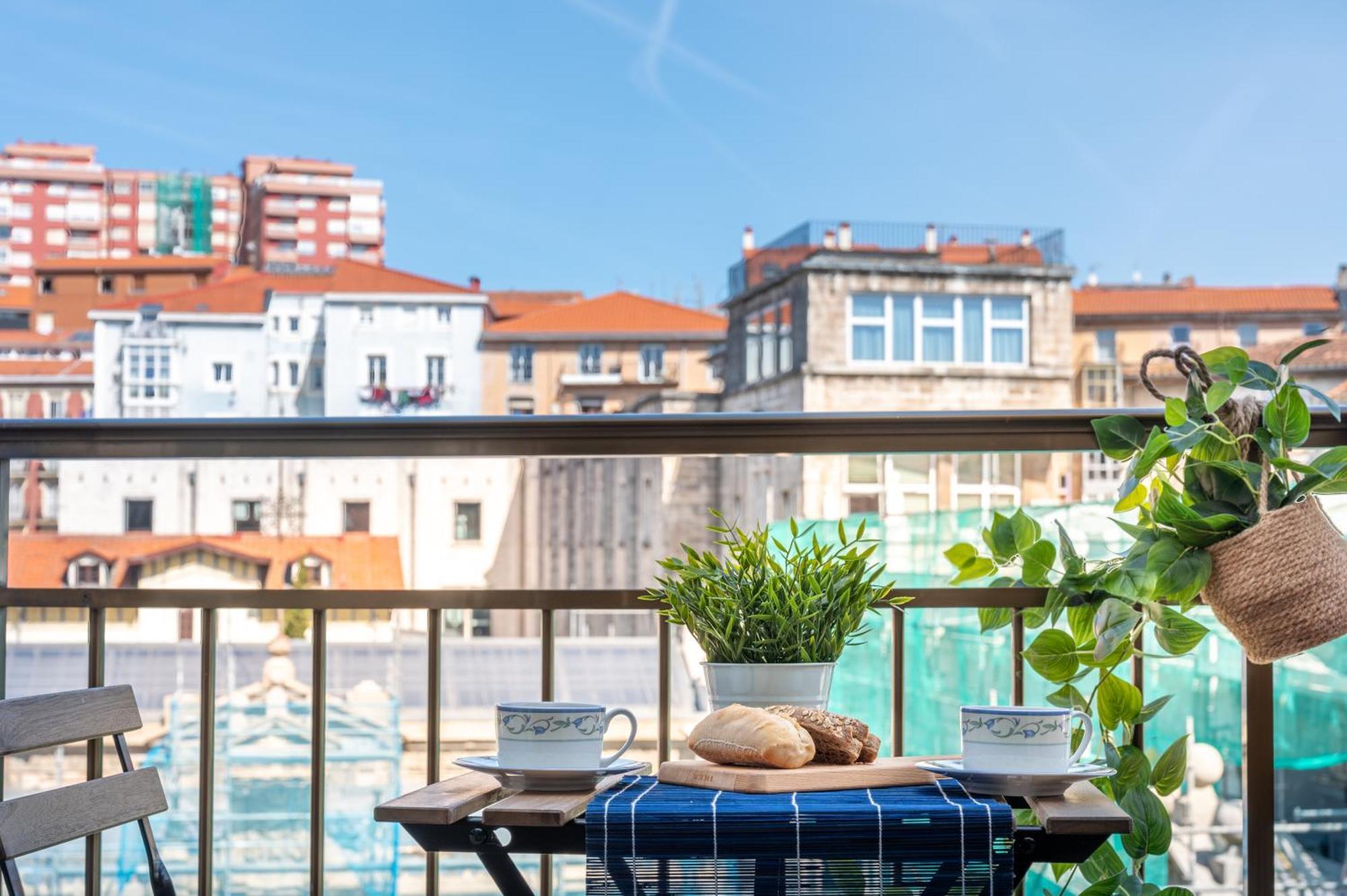Clasico Y Espacioso Apartamento En Pleno Centro De Santander Apartment