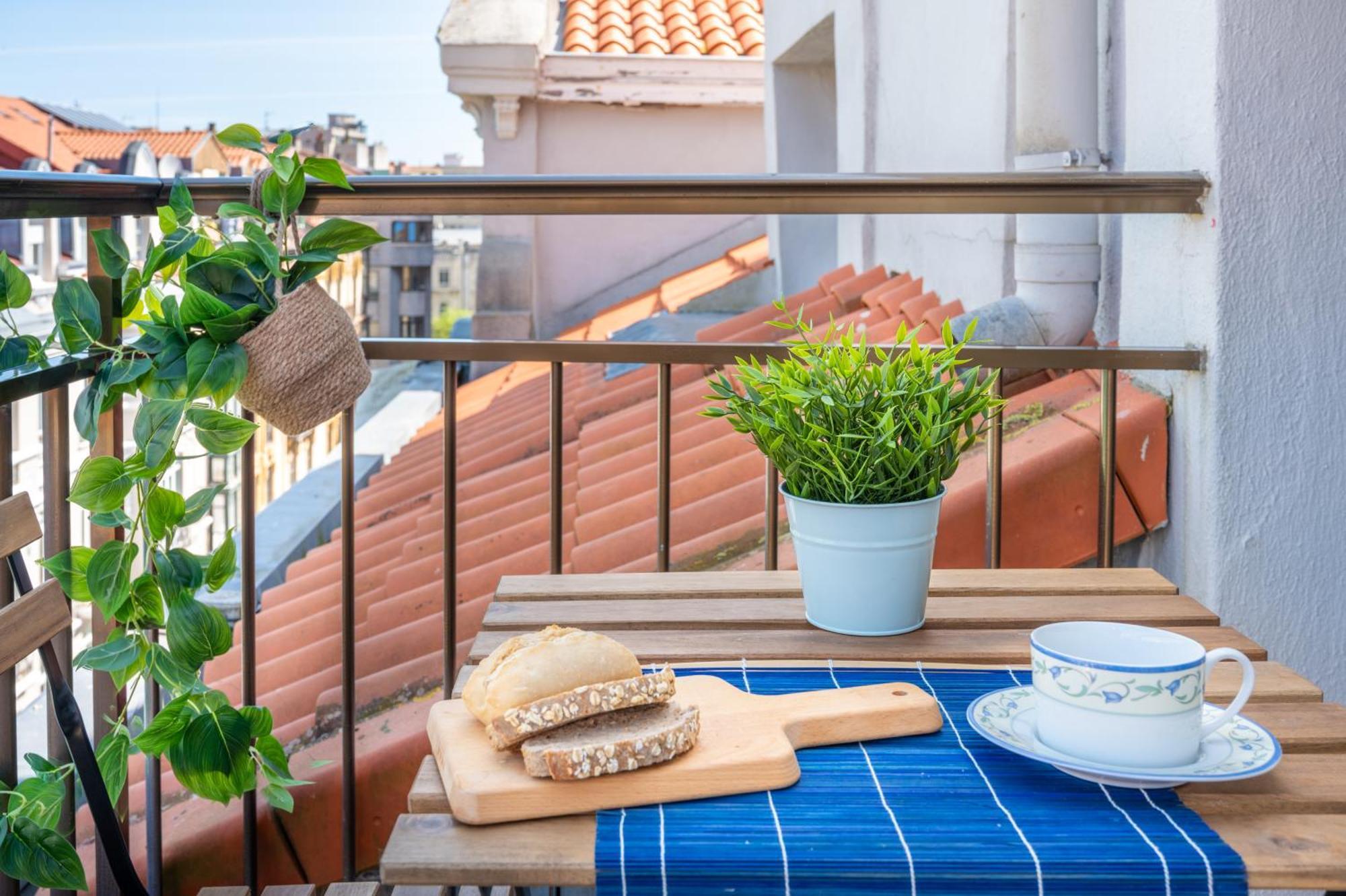 Clasico Y Espacioso Apartamento En Pleno Centro De Santander * Santander