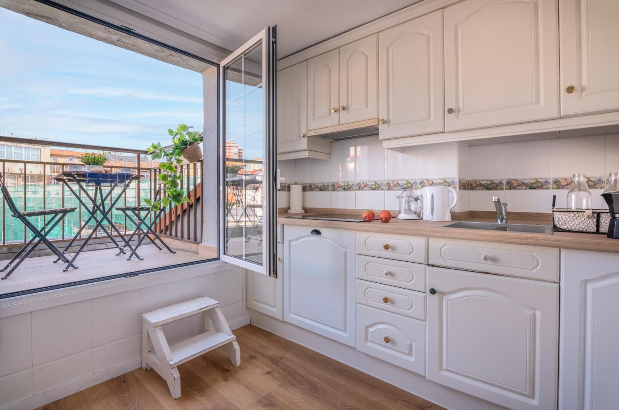 Clasico Y Espacioso Apartamento En Pleno Centro De Santander